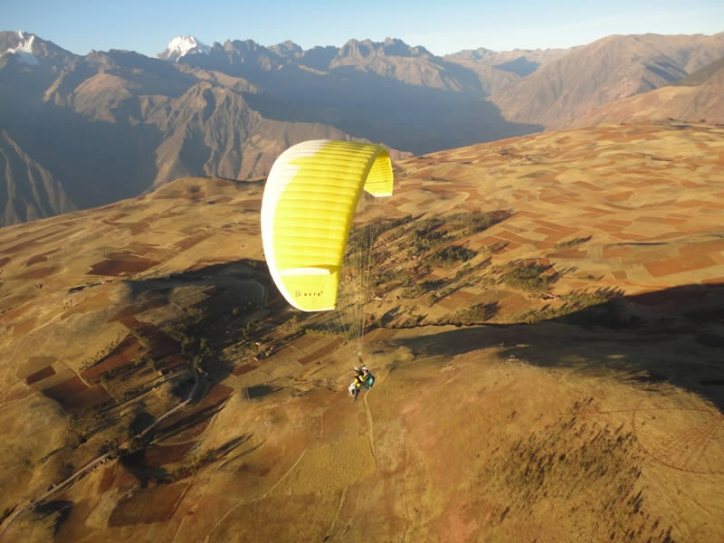 PARAGLIDING OVER SACRED VALLEY OF THE INCAS